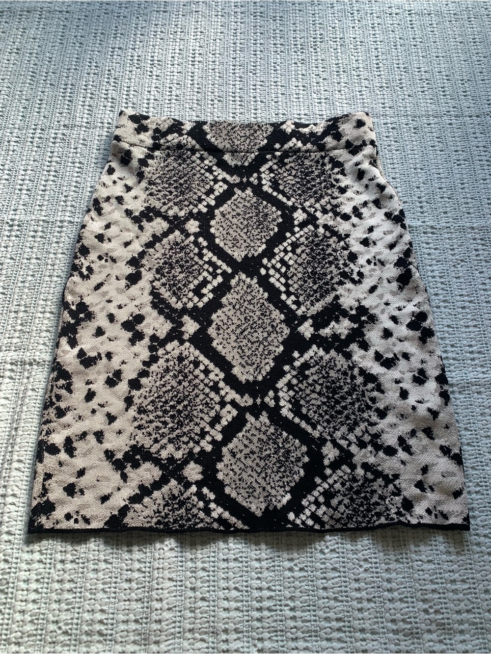 Zara Snake Print Knit Pencil Skirt in Black and Cream L